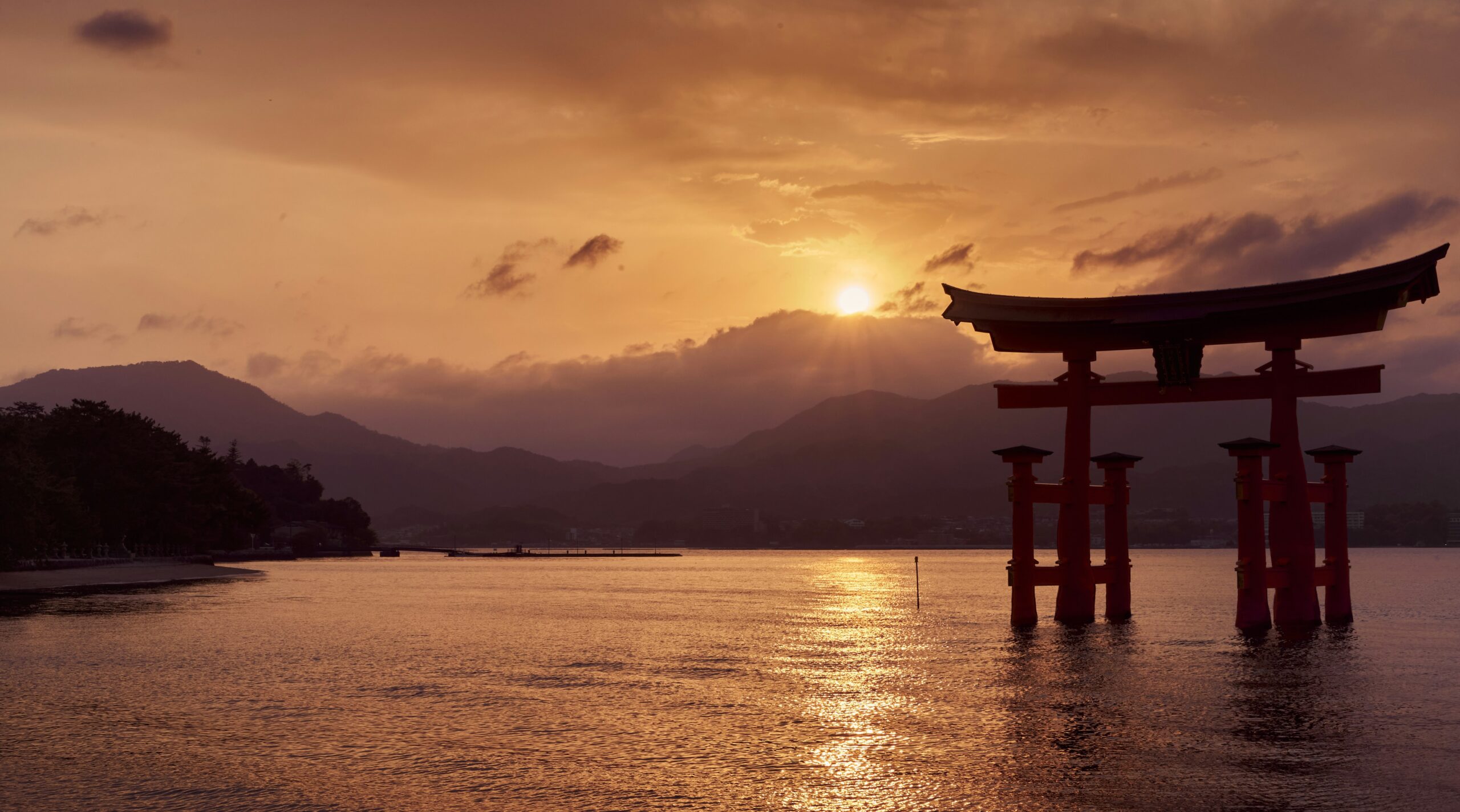 厳島神社の鳥居